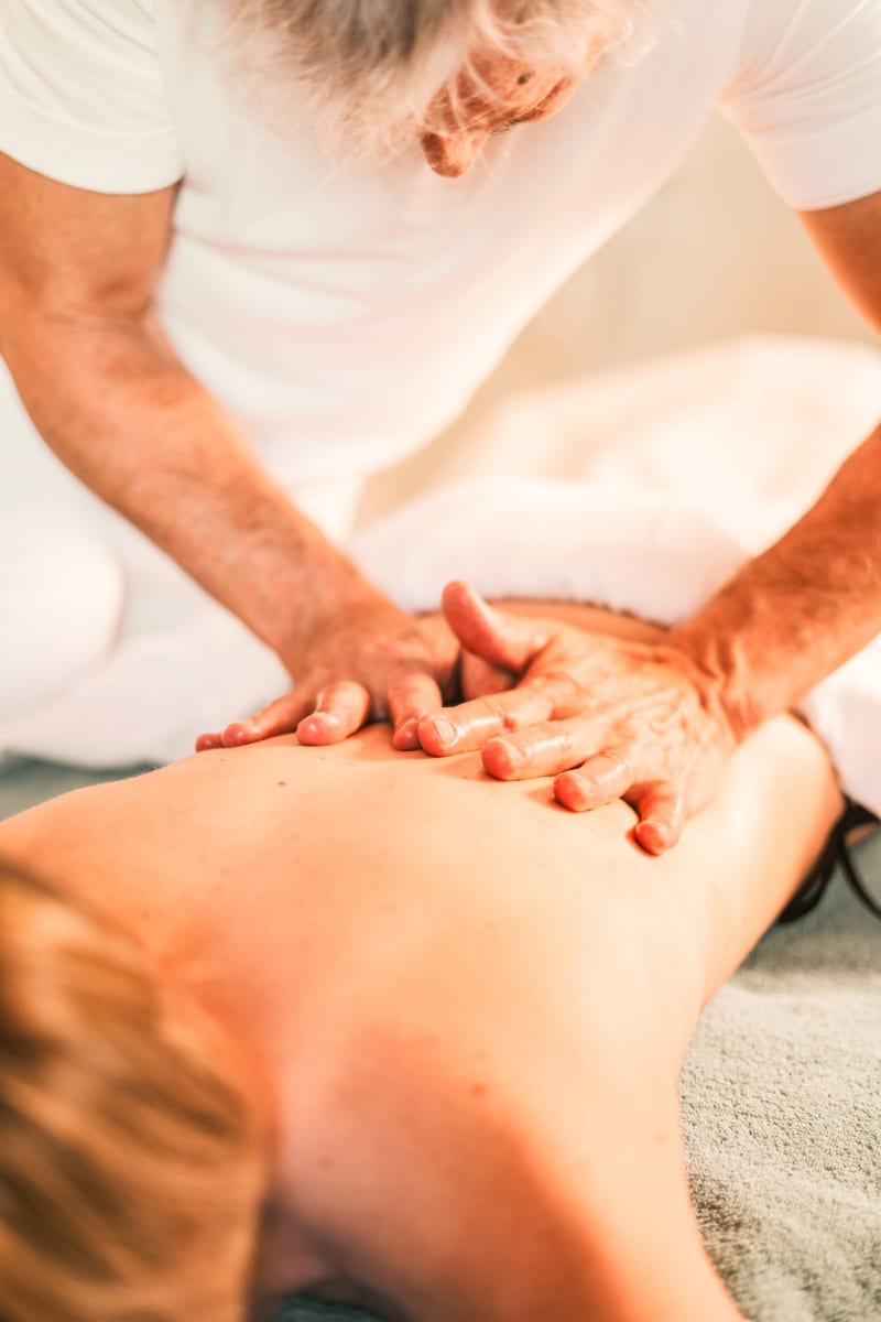 Relaxing massage at Glemmtalerhof in Hinterglemm promotes wellness and relaxation.