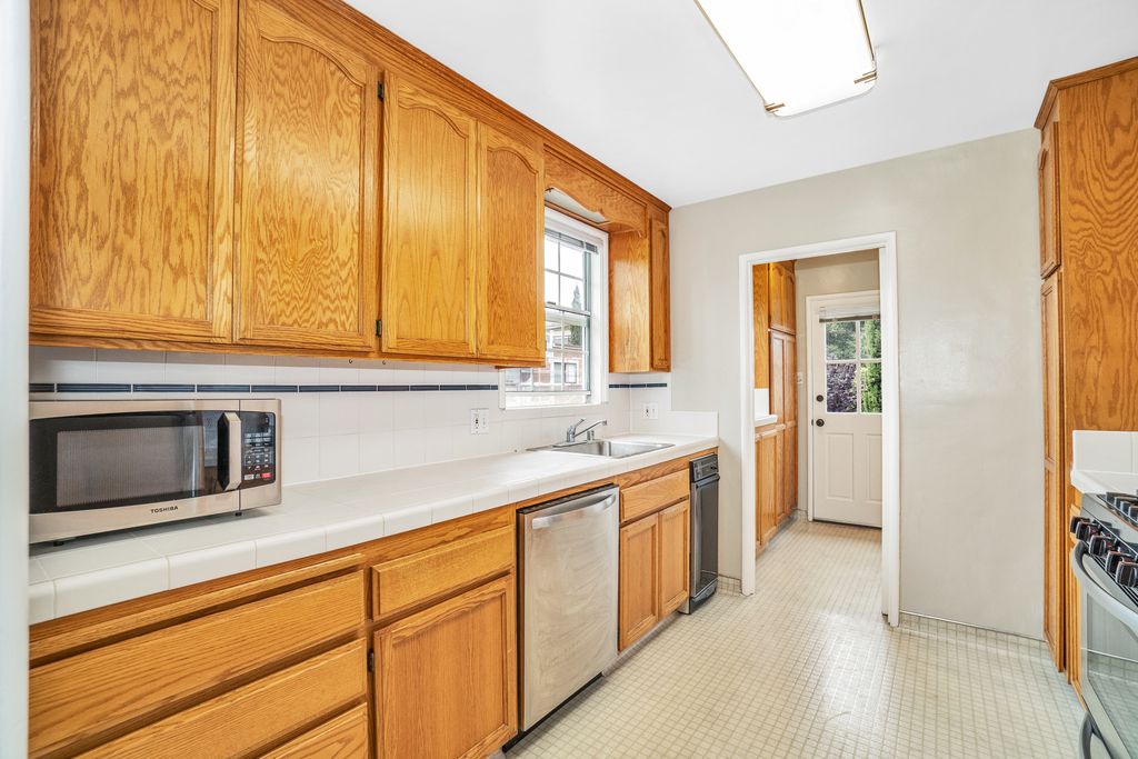 1157 Broadway #C