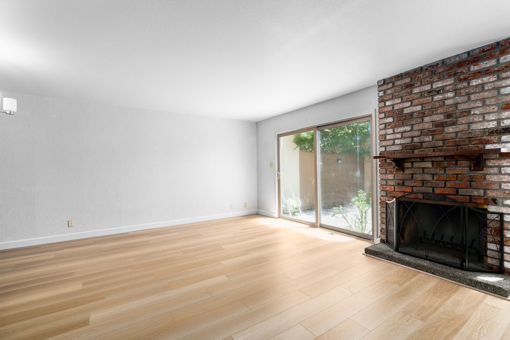 1115 Camino Del Valle 