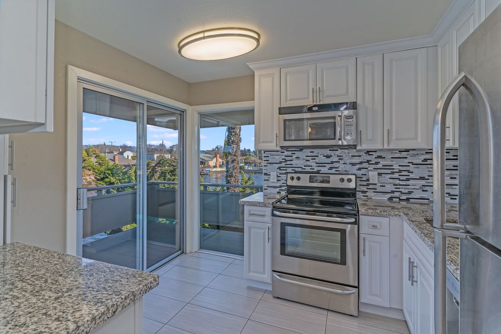 339 Broadway #213