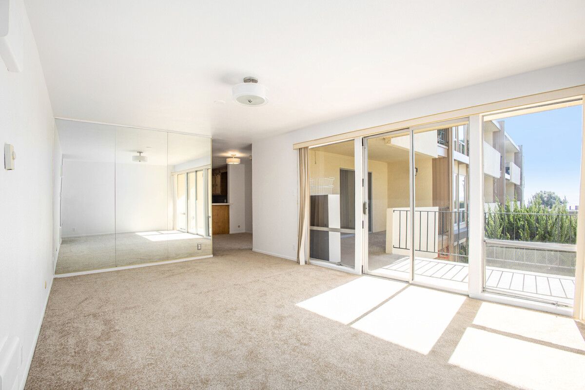 1825 Shoreline Drive, #208