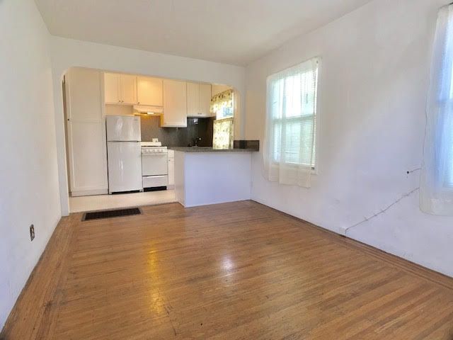 1537 Everett Street #2