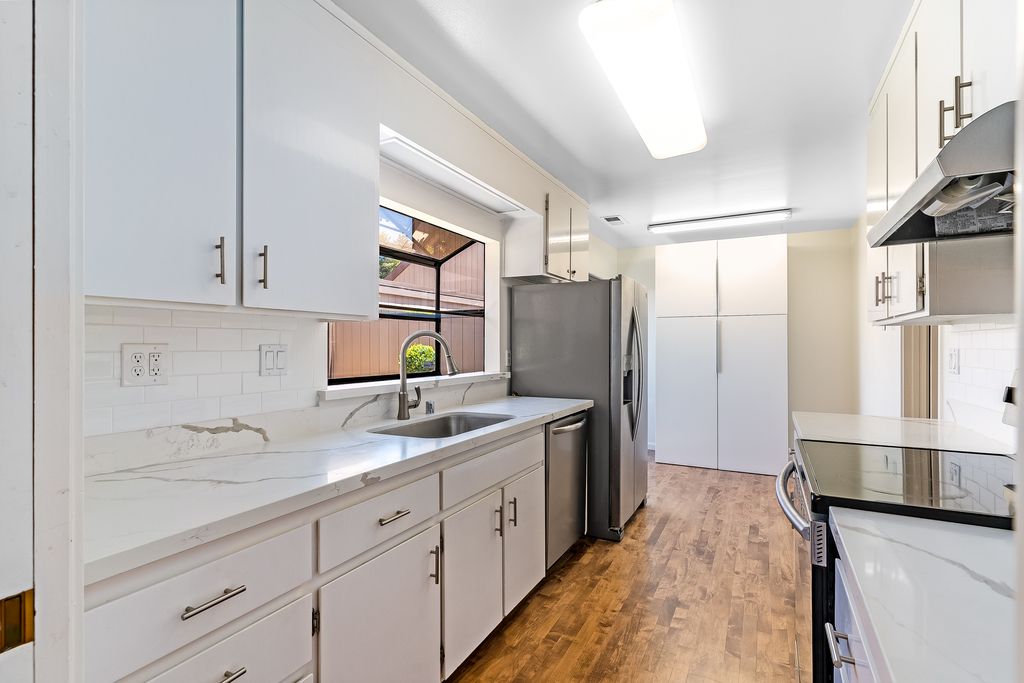 3418 Solomon Lane 