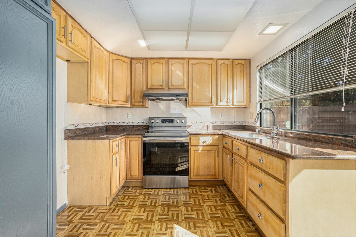 1194 Silva Lane 