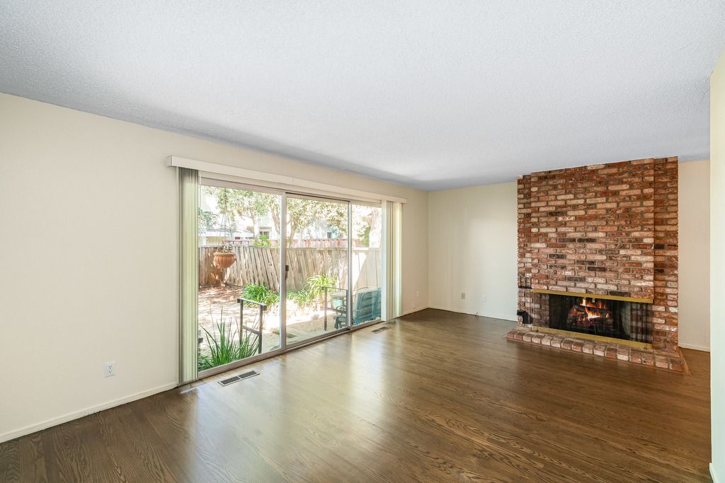 2701 Bayview Dr