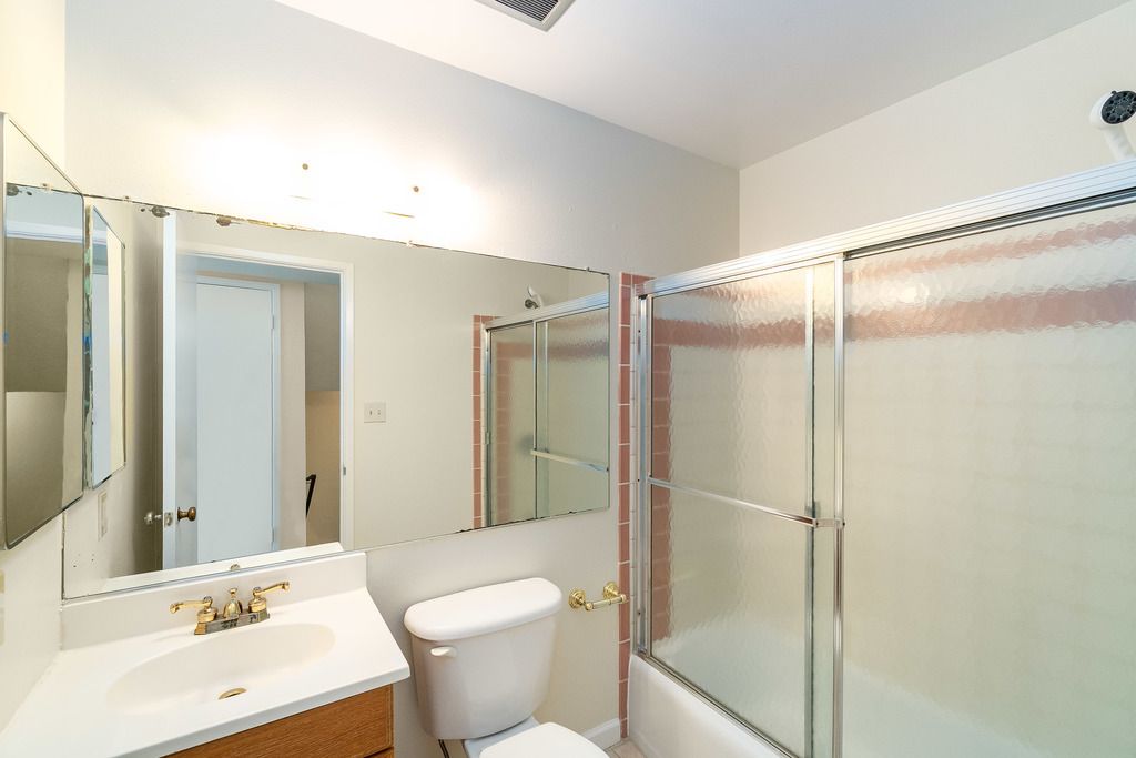 2701 Bayview Dr