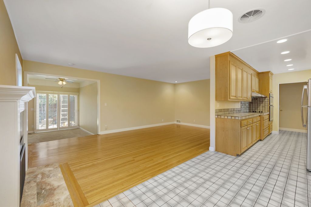 1020 Azalea Drive 