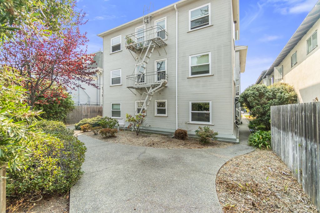 2149 Santa Clara Ave #G