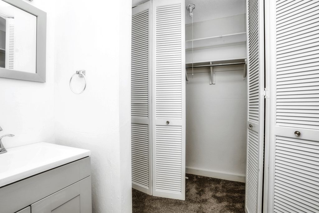 2101 Shoreline Drive #155