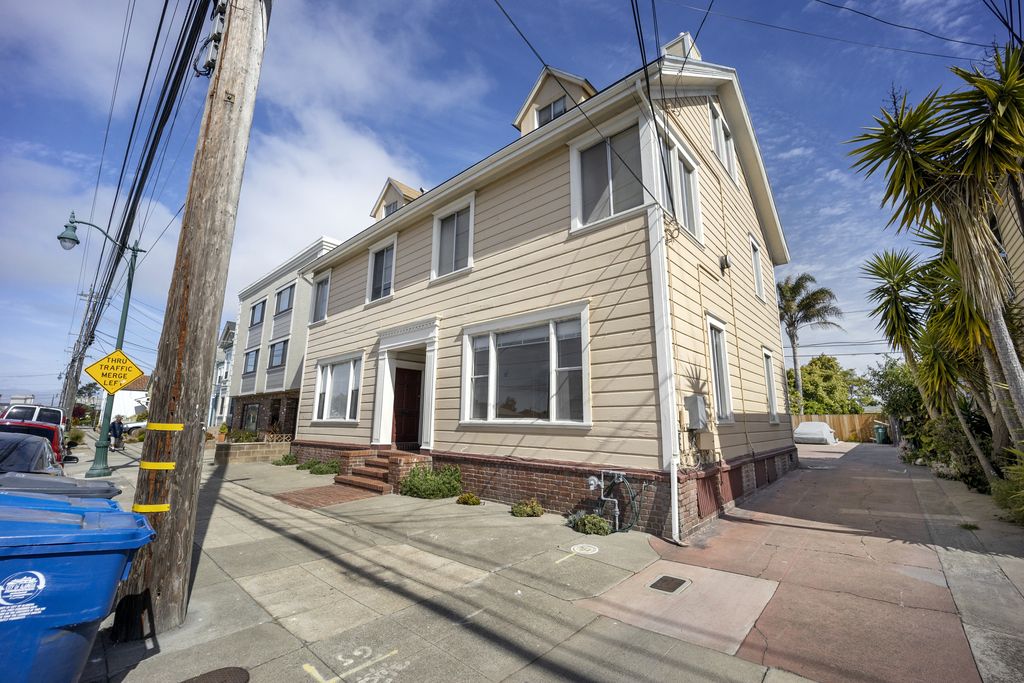 221 Pacific Ave #2 