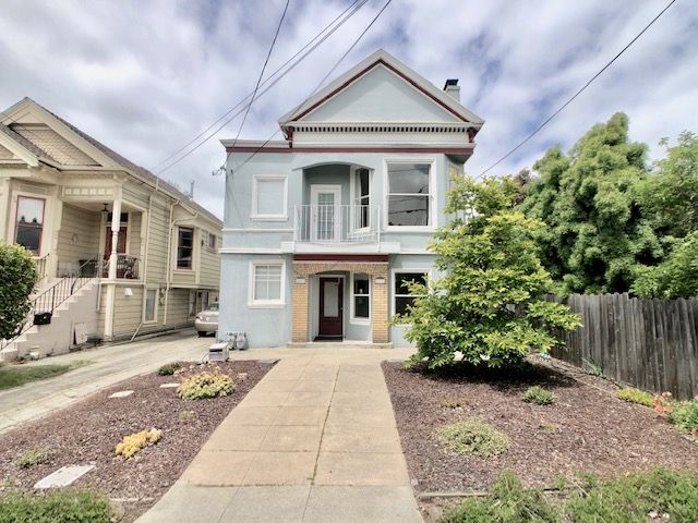 889 Laurel Street