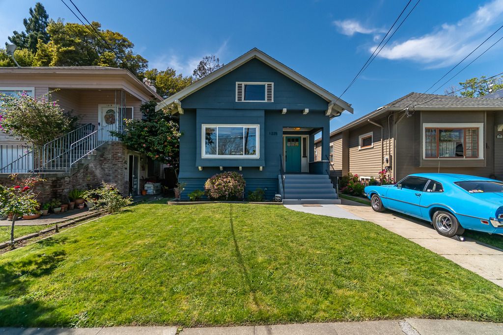 1225 Pearl Street