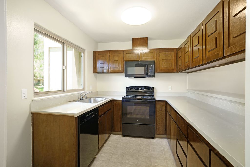 3229 Santa Cruz Lane 
