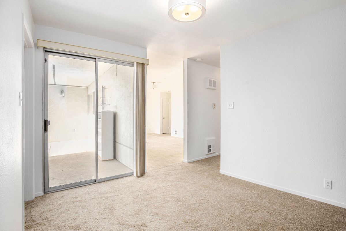 1825 Shoreline Drive, #208