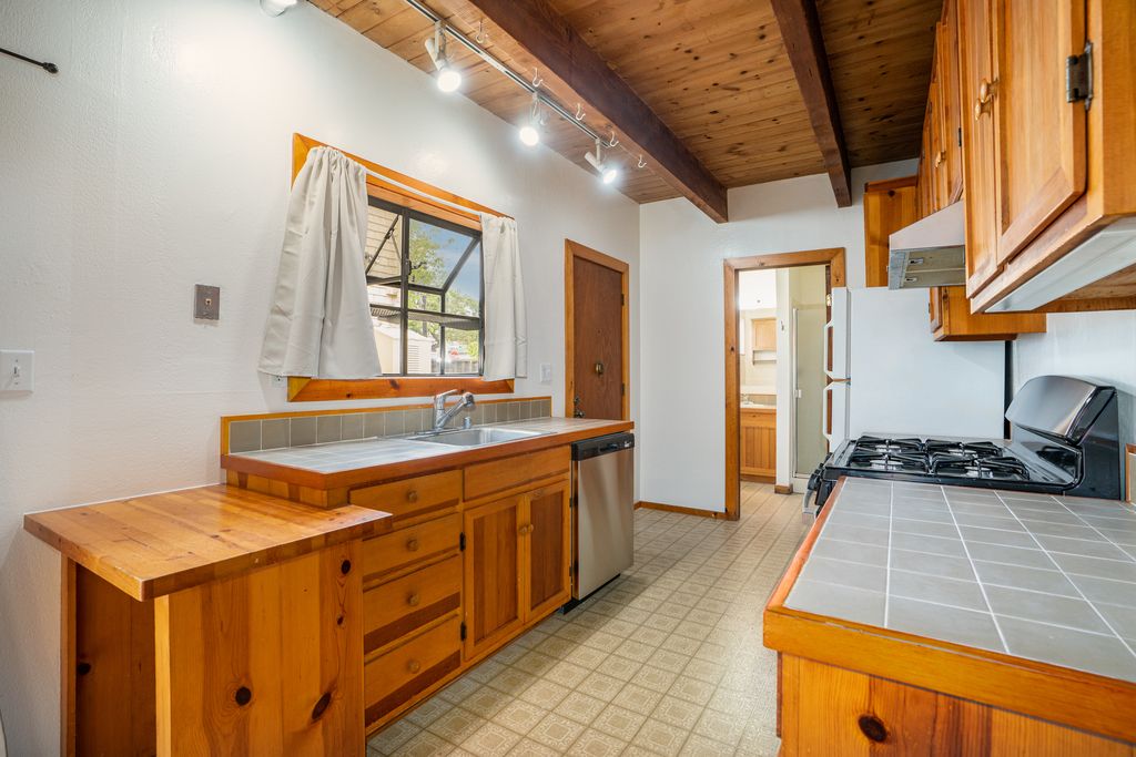 928 Lafayette Street #6