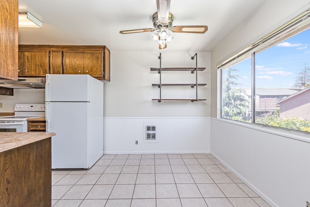 2261 Clinton Ave #D