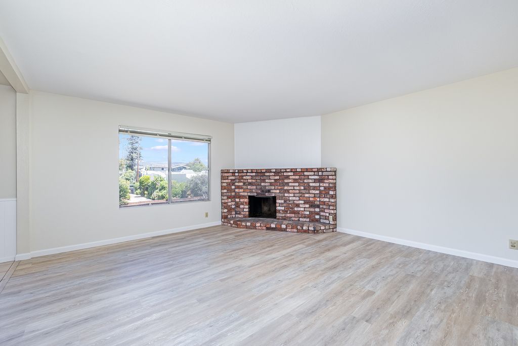 2261 Clinton Ave #D