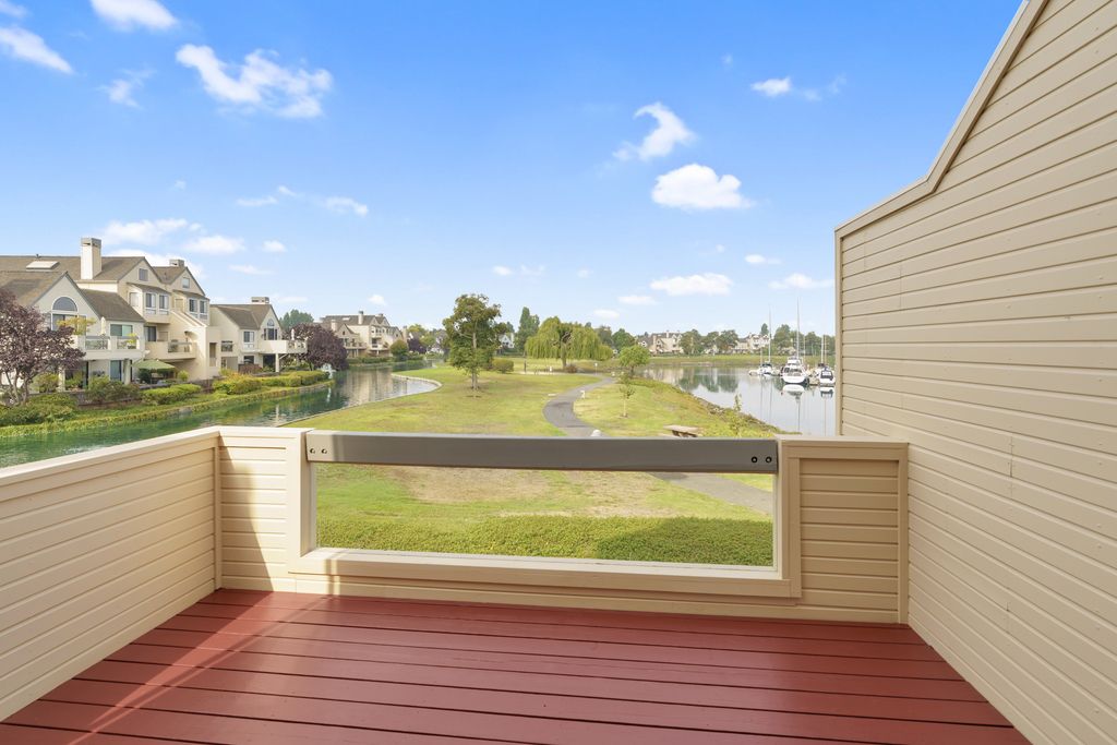 17 Kingsburg Court
