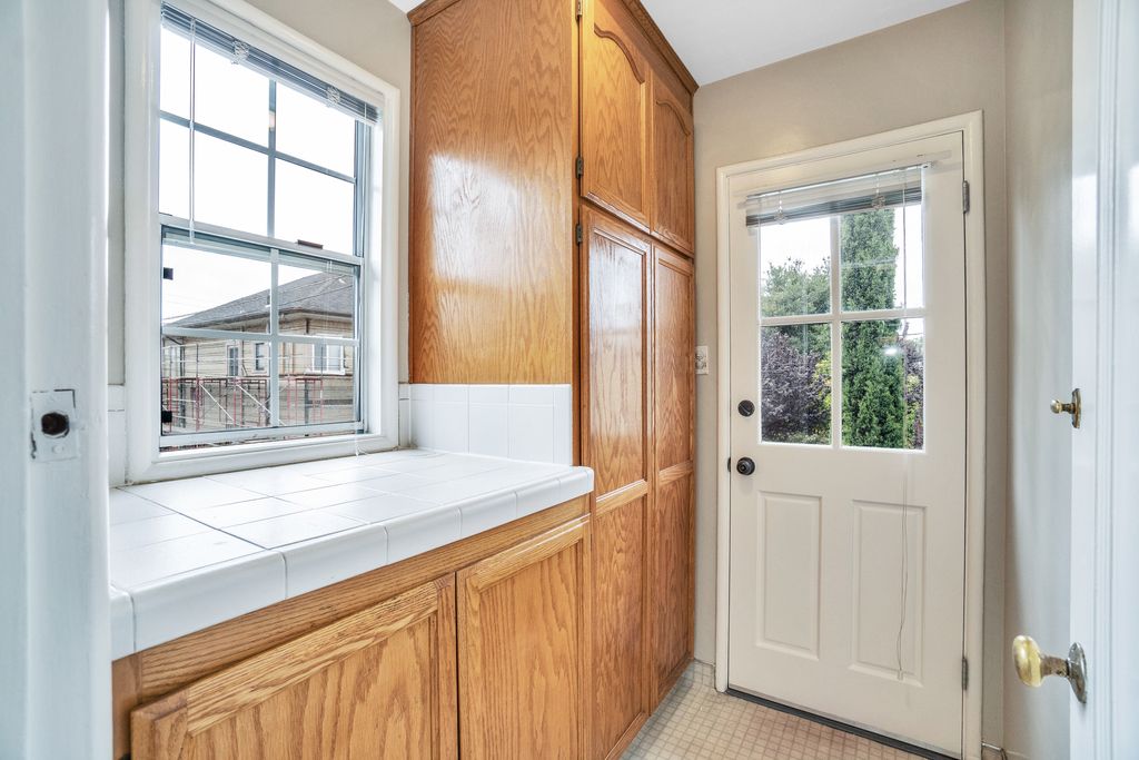 1157 Broadway #C