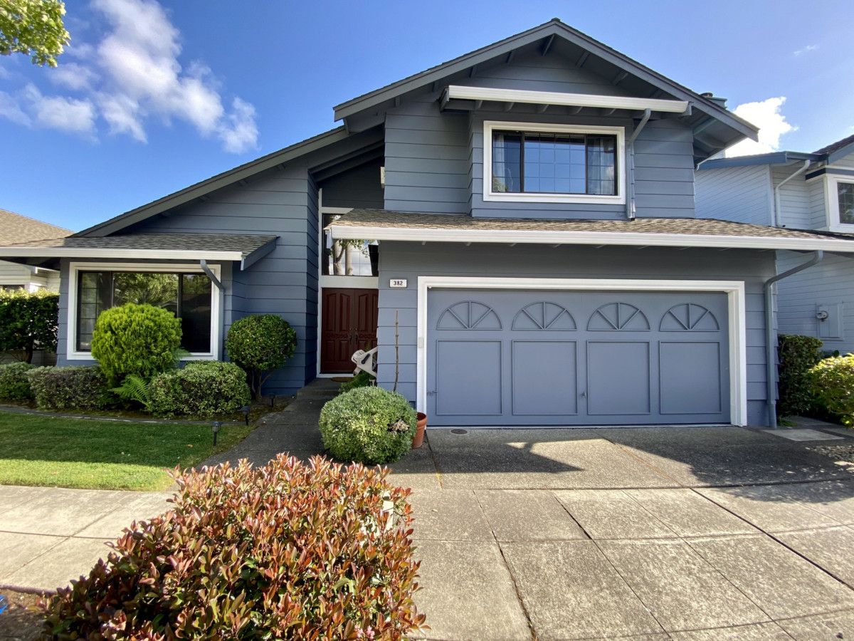 382 Victoria Bay