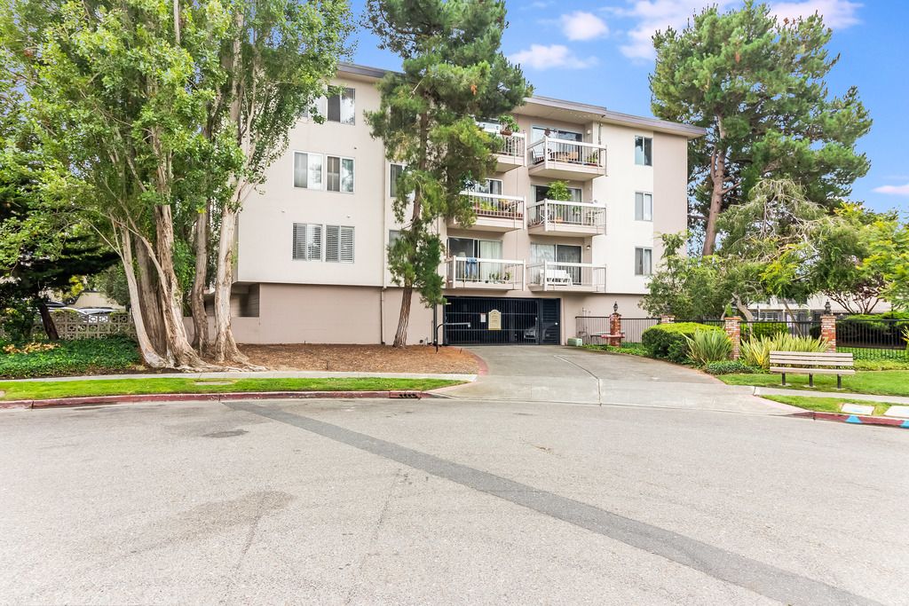 960 Shorepoint Ct #214 
