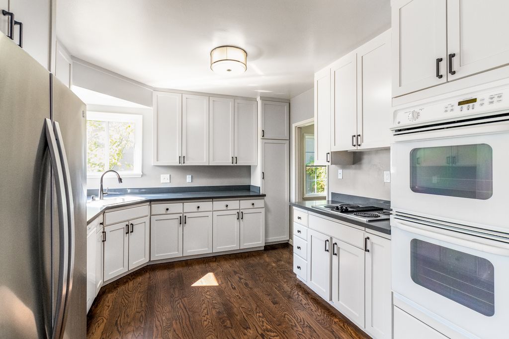 2934 Windsor