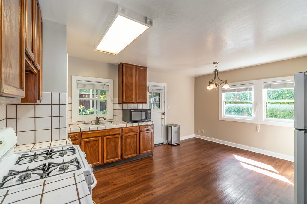 1620 Santa Clara Ave