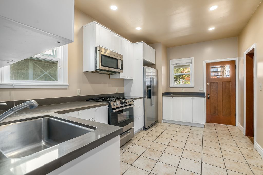 24 Randwick Ave
