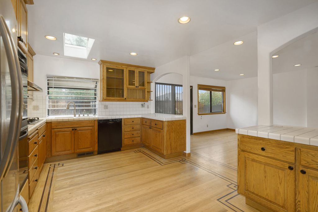 3462 Figueroa Drive 