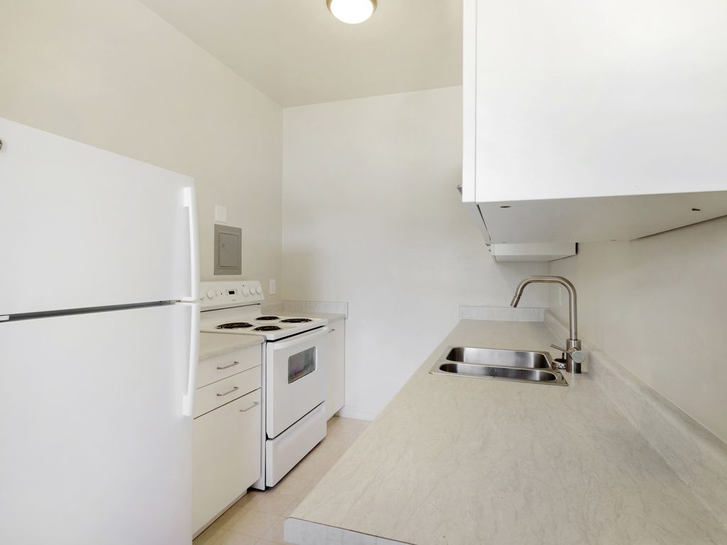 615 Central Ave #301