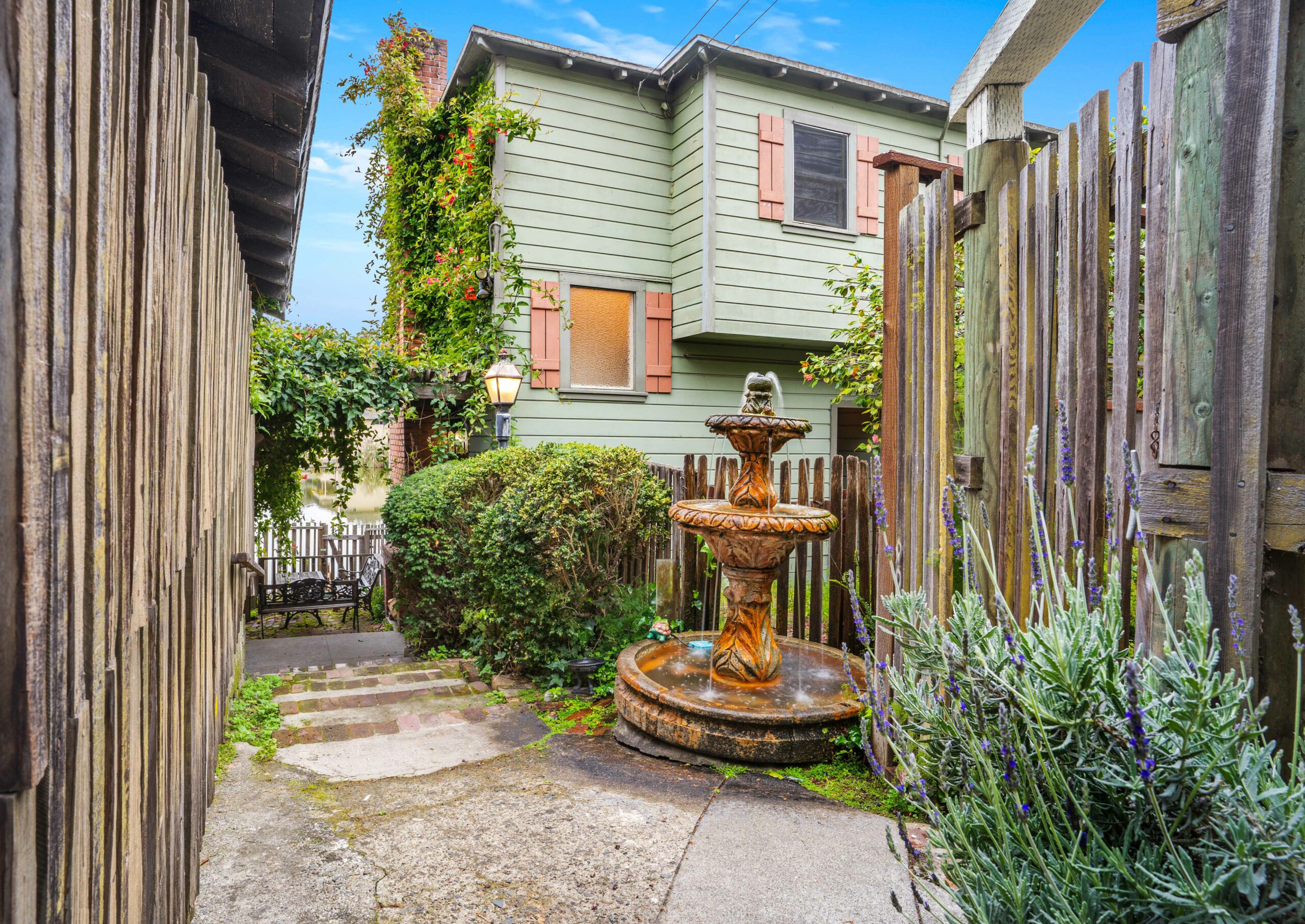 2114 Clinton Ave unit 1/2