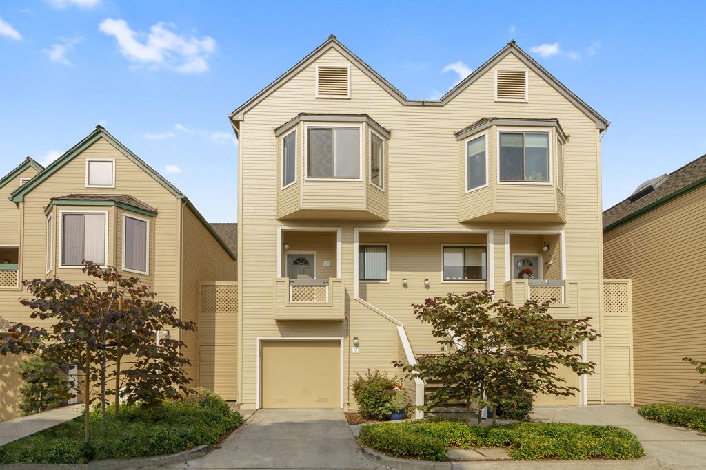 17 Kingsburg Court