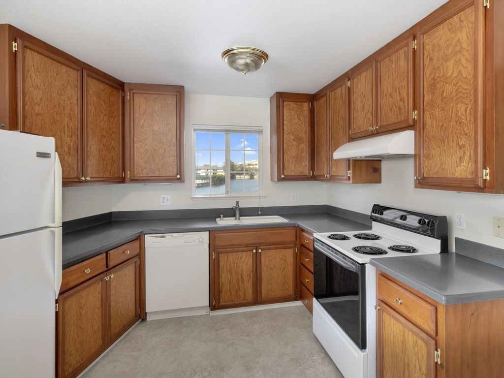 863 Walnut St. #D