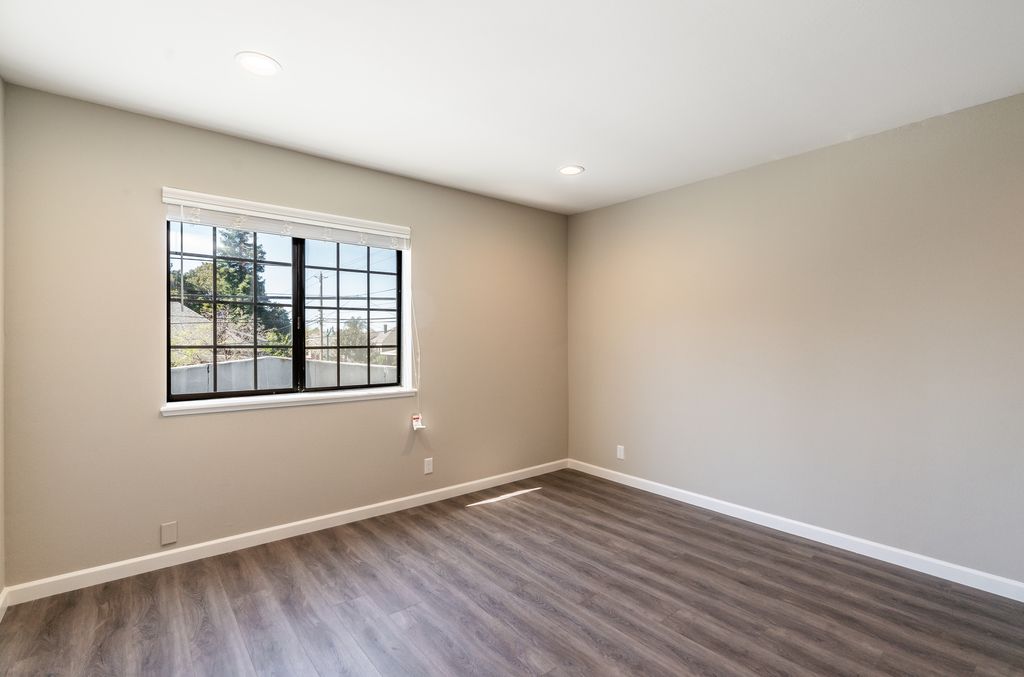 1304 Versailles Ave #B