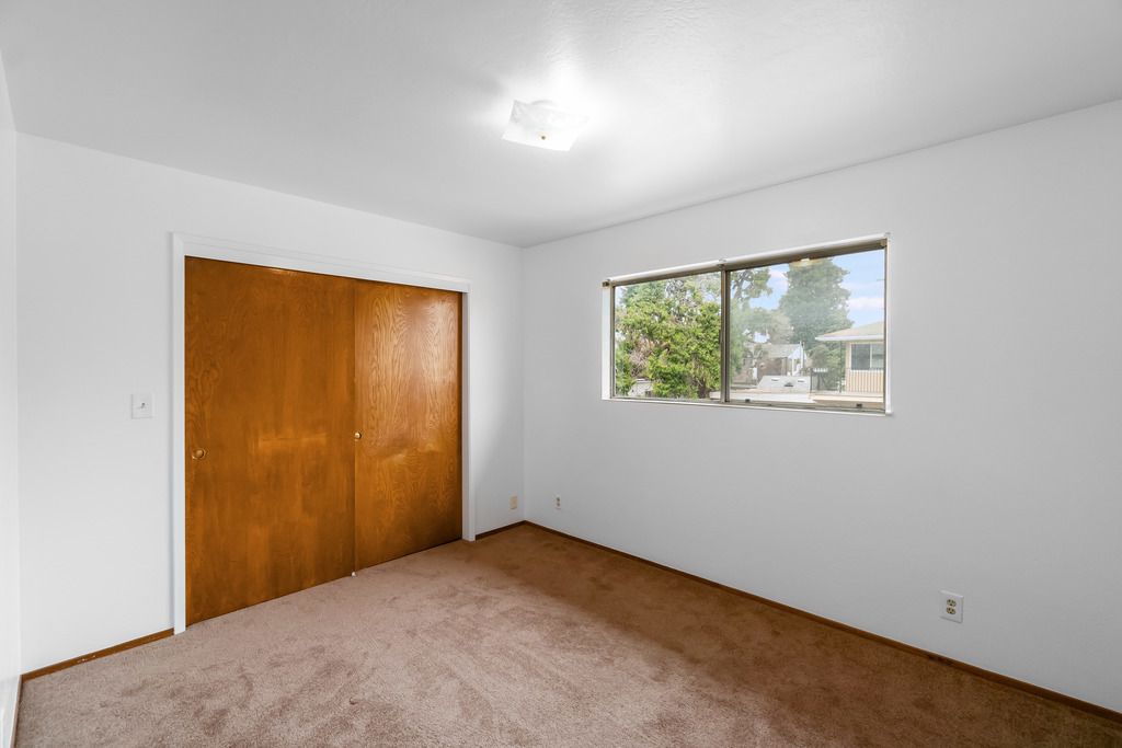 2237 Clinton Ave #B