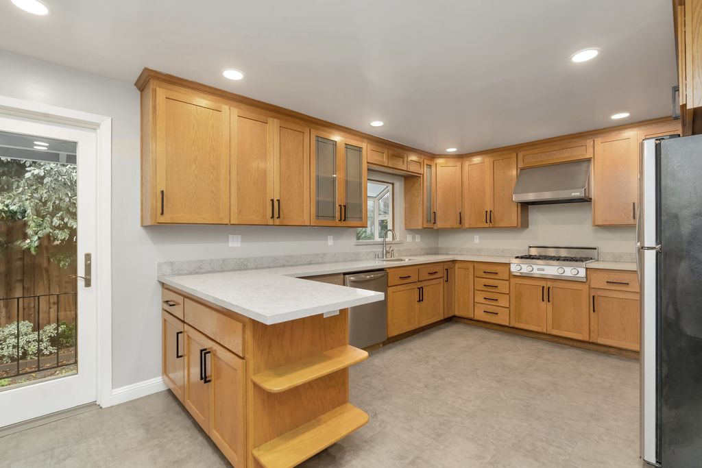 1330 High Street 