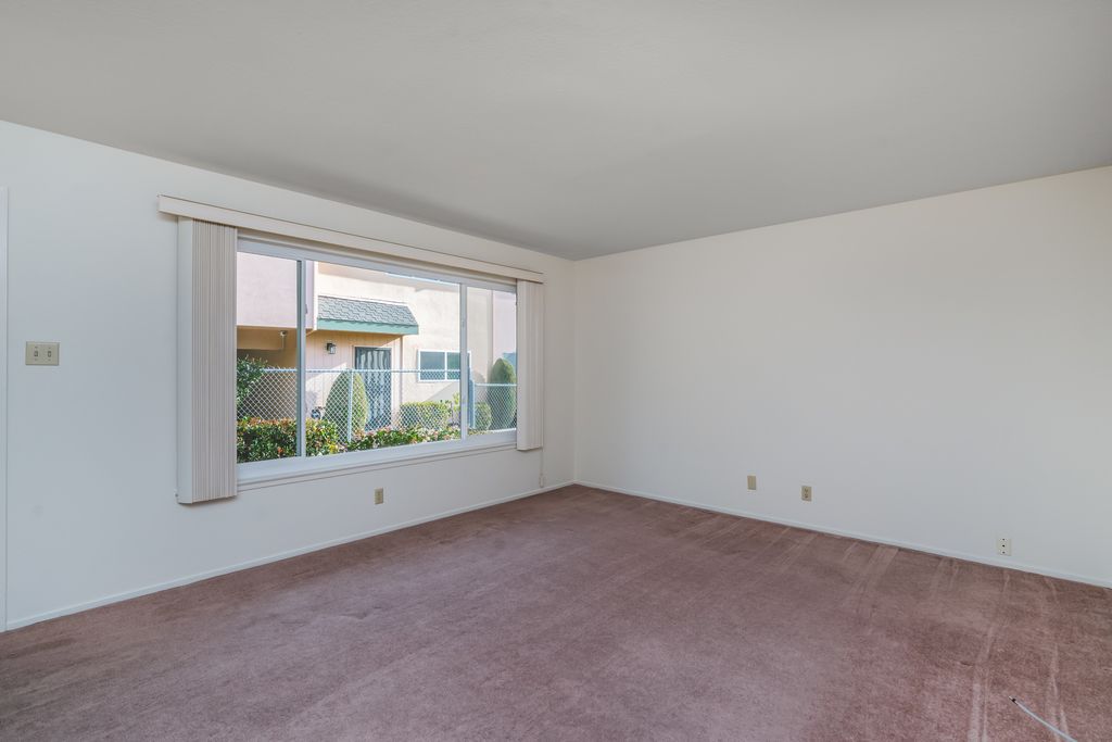 1337 Pearl Street #E