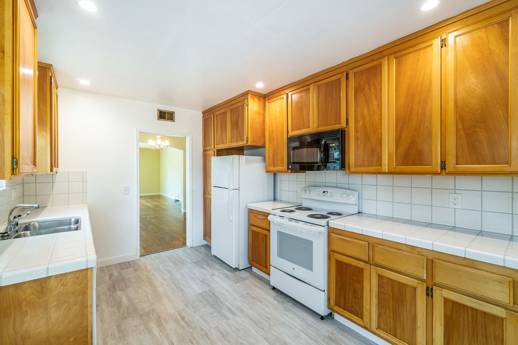 123 Santa Clara Ave