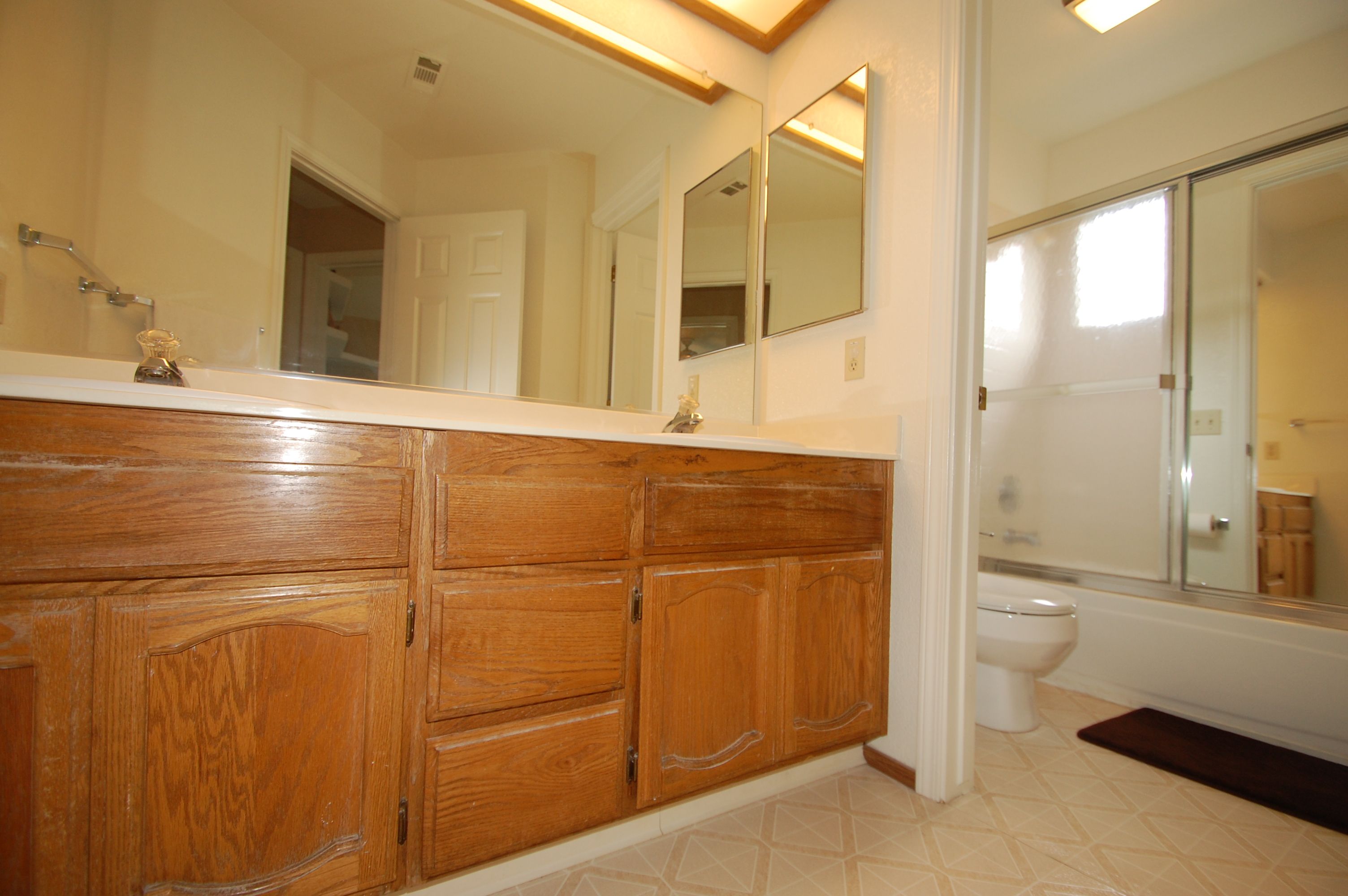 1381 Divine Lane