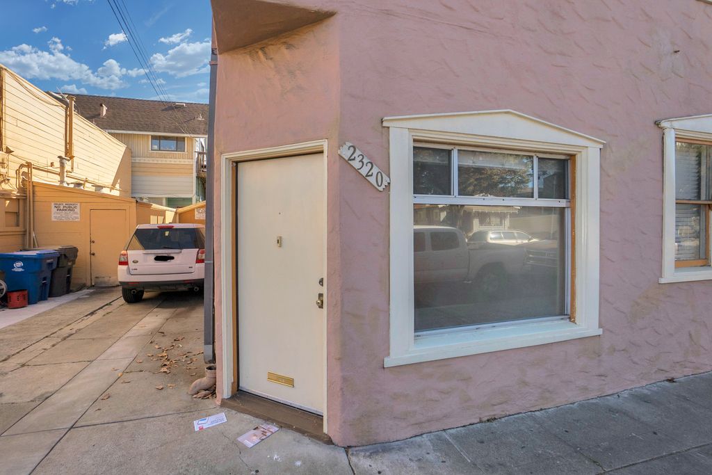 2320 San Antonio Ave