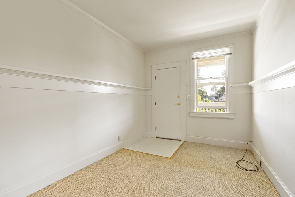 2811 Encinal Ave #B