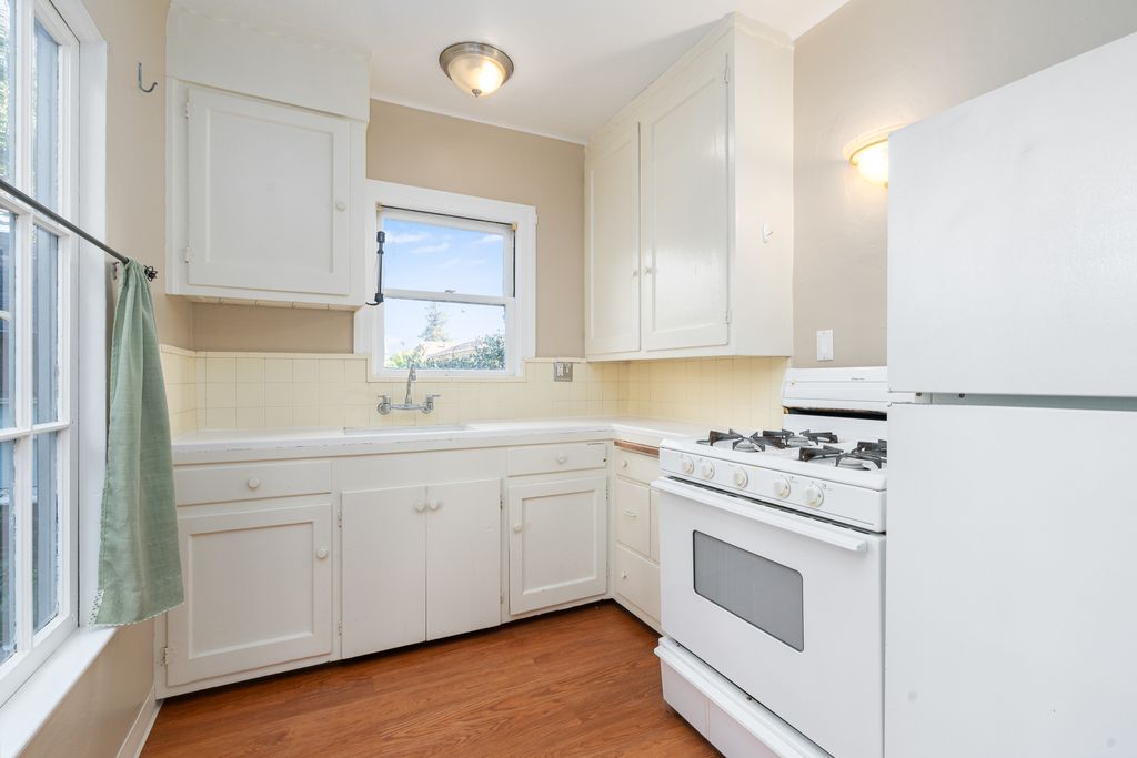1426 Chestnut Street #4