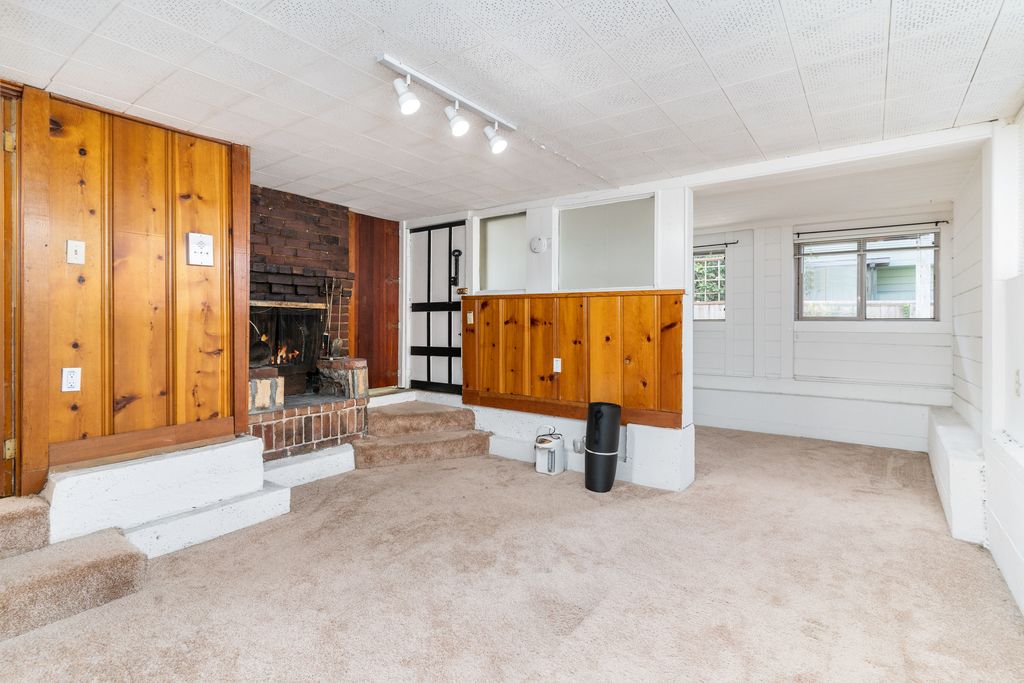 2114 Clinton Ave #C
