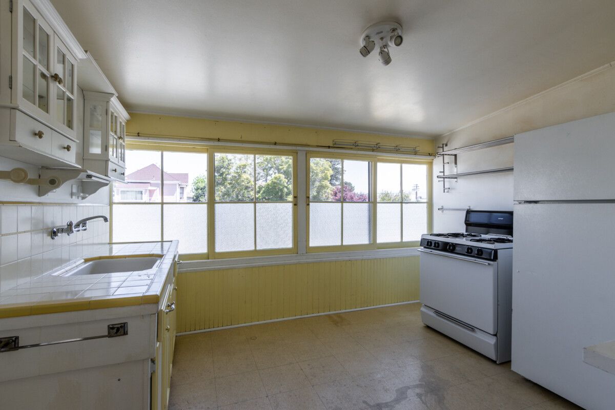 637 Taylor Ave #B