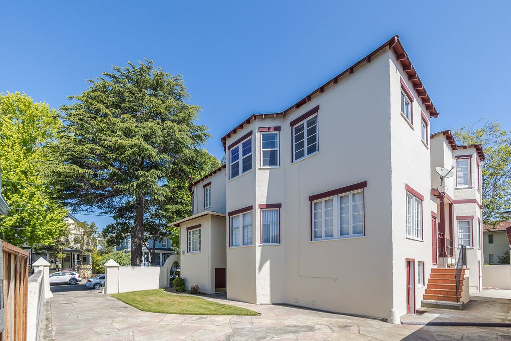 922 Chestnut St Apt #4