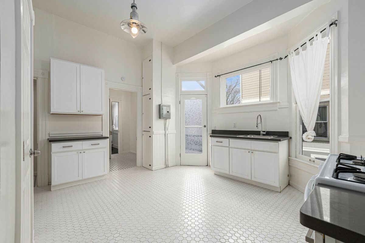 1535 Benton Street #1