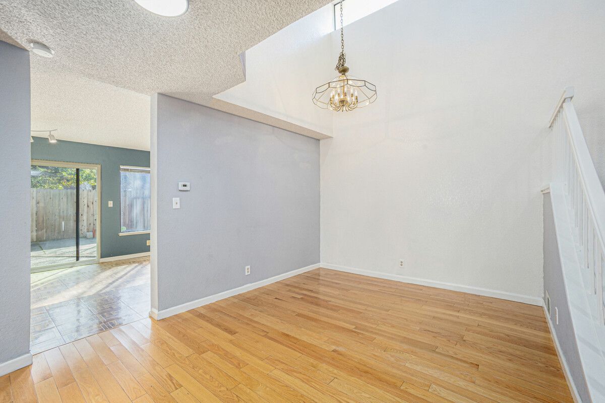 1194 Silva Lane 
