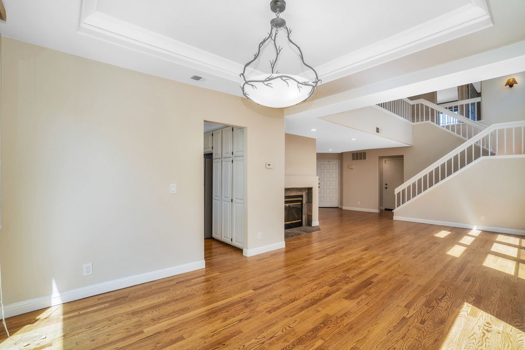211 Hudson Bay