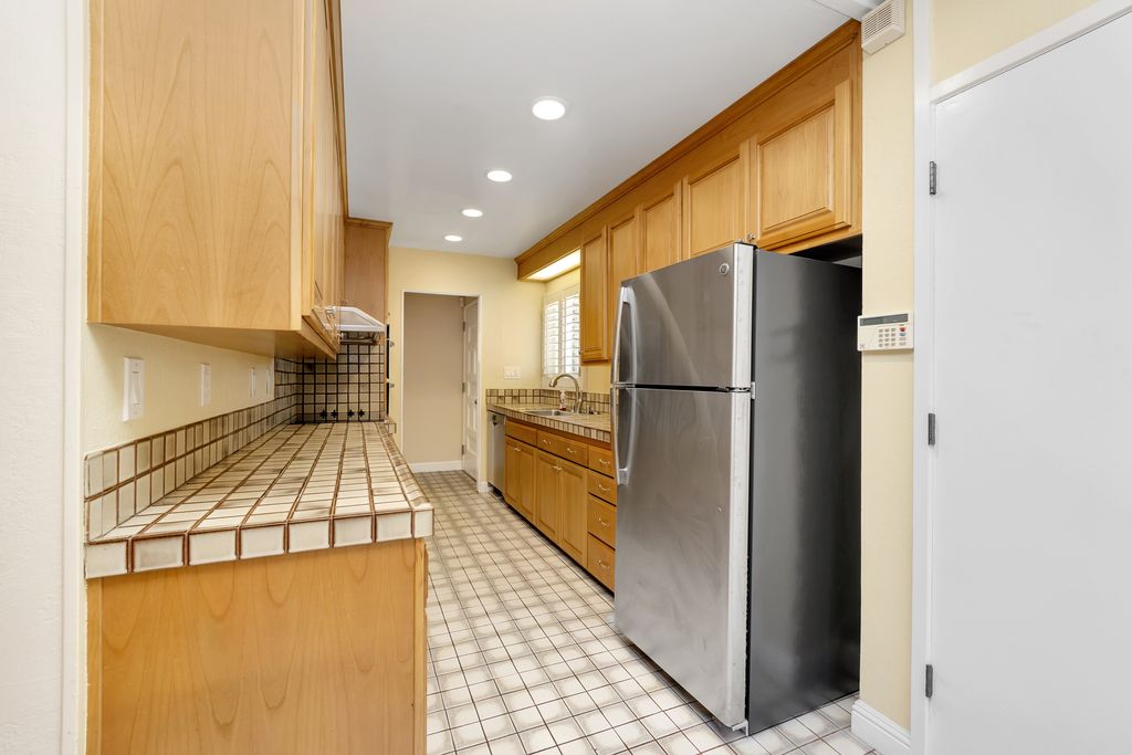 1020 Azalea Drive 