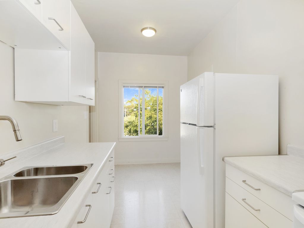 615 Central Ave #301